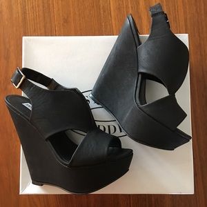Steve Madden Black Xander Wedges size 8.5